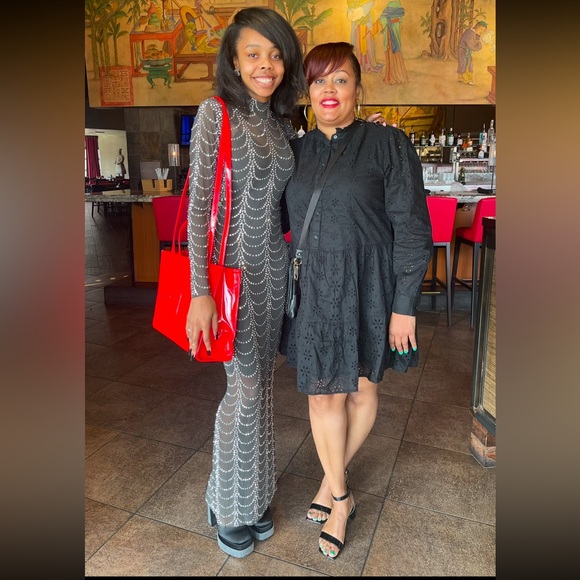 Meet your Posher, Cepia-Grace - Picture 6 of 13